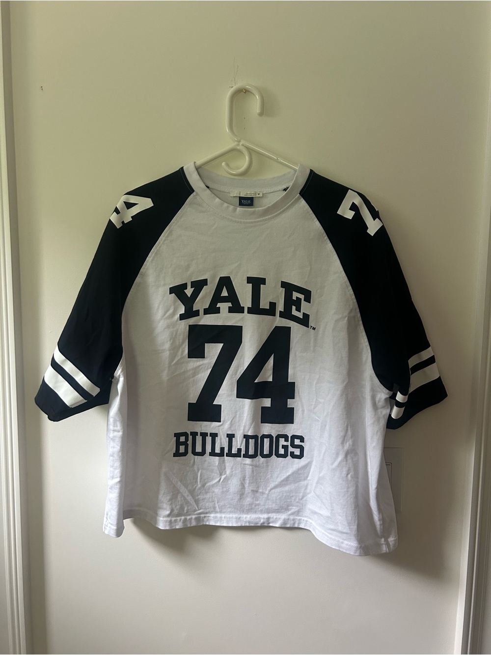 Bulldogs White & Navy '74 Raglan Kids Tee -
